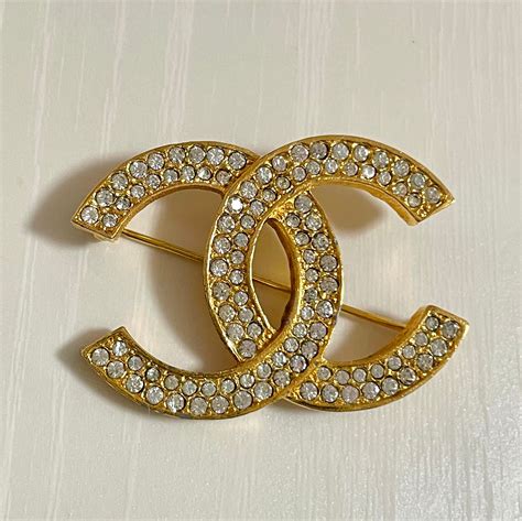 broche de chanel|Chanel brooch second hand.